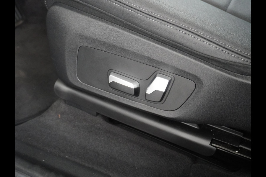 BMW iX3 Executive 80kWhPanoramadak Leer+Verwarmd+Memory Adaptieve LEDApple Carplay Android Auto Trekhaak Pdc Camera DAB Live Cockpit Pro Lmv Elek.Achterklep Regen-Lichtsensor Achteruitrij-assistent 1e Eigenaar Origineel Nederlands Nieuwprijs €68.172,-