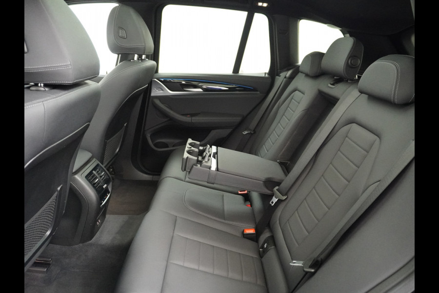 BMW iX3 Executive 80kWhPanoramadak Leer+Verwarmd+Memory Adaptieve LEDApple Carplay Android Auto Trekhaak Pdc Camera DAB Live Cockpit Pro Lmv Elek.Achterklep Regen-Lichtsensor Achteruitrij-assistent 1e Eigenaar Origineel Nederlands Nieuwprijs €68.172,-