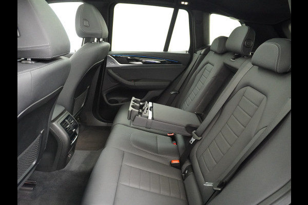 BMW iX3 Executive 80kWhPanoramadak Leer+Verwarmd+Memory Adaptieve LEDApple Carplay Android Auto Trekhaak Pdc Camera DAB Live Cockpit Pro Lmv Elek.Achterklep Regen-Lichtsensor Achteruitrij-assistent 1e Eigenaar Origineel Nederlands Nieuwprijs €68.172,-