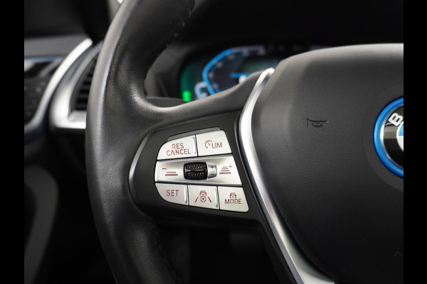 BMW iX3 Executive 80kWhPanoramadak Leer+Verwarmd+Memory Adaptieve LEDApple Carplay Android Auto Trekhaak Pdc Camera DAB Live Cockpit Pro Lmv Elek.Achterklep Regen-Lichtsensor Achteruitrij-assistent 1e Eigenaar Origineel Nederlands Nieuwprijs €68.172,-