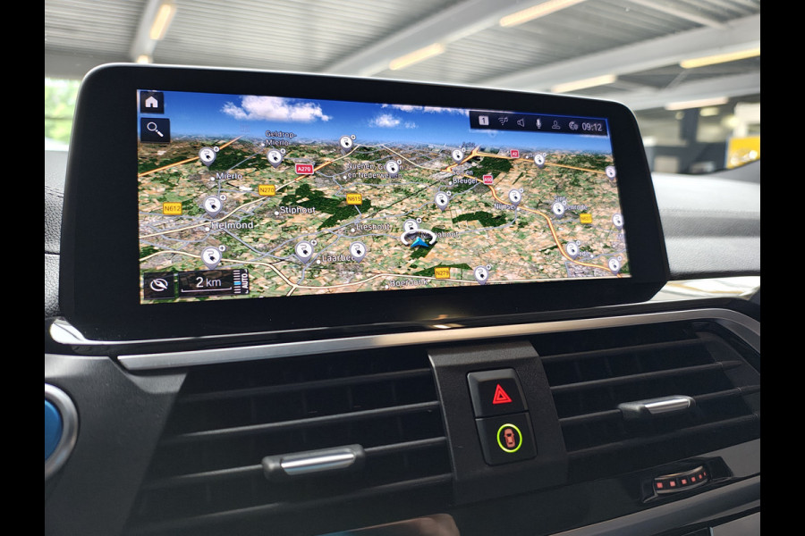 BMW iX3 Executive 80kWhPanoramadak Leer+Verwarmd+Memory Adaptieve LEDApple Carplay Android Auto Trekhaak Pdc Camera DAB Live Cockpit Pro Lmv Elek.Achterklep Regen-Lichtsensor Achteruitrij-assistent 1e Eigenaar Origineel Nederlands Nieuwprijs €68.172,-