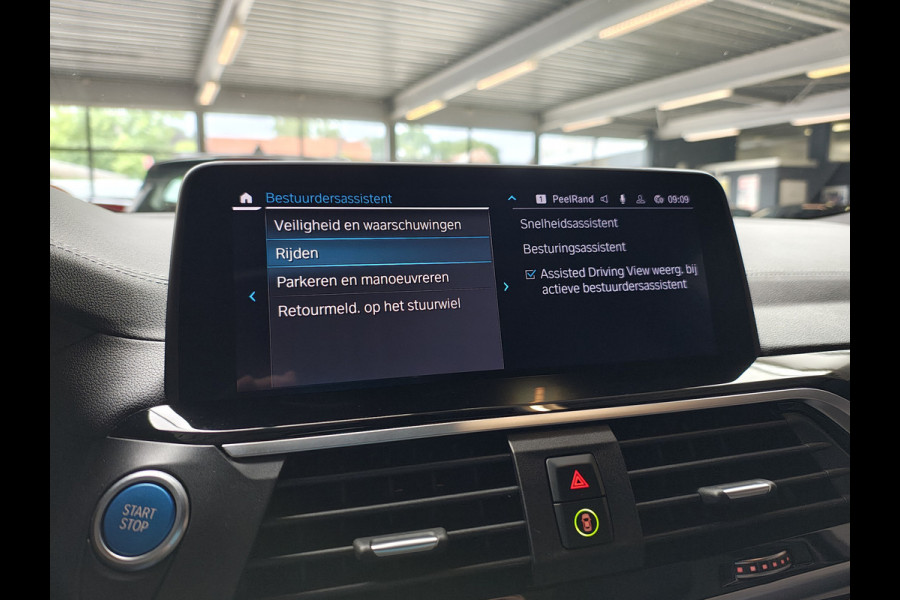 BMW iX3 Executive 80kWhPanoramadak Leer+Verwarmd+Memory Adaptieve LEDApple Carplay Android Auto Trekhaak Pdc Camera DAB Live Cockpit Pro Lmv Elek.Achterklep Regen-Lichtsensor Achteruitrij-assistent 1e Eigenaar Origineel Nederlands Nieuwprijs €68.172,-