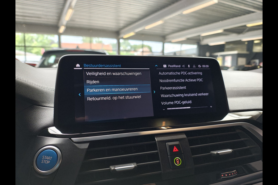 BMW iX3 Executive 80kWhPanoramadak Leer+Verwarmd+Memory Adaptieve LEDApple Carplay Android Auto Trekhaak Pdc Camera DAB Live Cockpit Pro Lmv Elek.Achterklep Regen-Lichtsensor Achteruitrij-assistent 1e Eigenaar Origineel Nederlands Nieuwprijs €68.172,-
