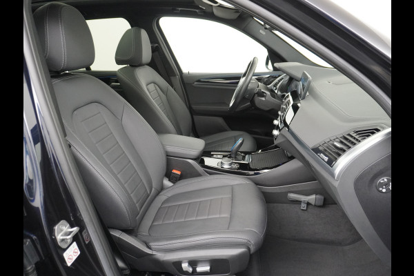 BMW iX3 Executive 80kWhPanoramadak Leer+Verwarmd+Memory Adaptieve LEDApple Carplay Android Auto Trekhaak Pdc Camera DAB Live Cockpit Pro Lmv Elek.Achterklep Regen-Lichtsensor Achteruitrij-assistent 1e Eigenaar Origineel Nederlands Nieuwprijs €68.172,-