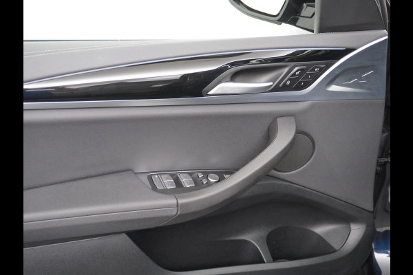 BMW iX3 Executive 80kWhPanoramadak Leer+Verwarmd+Memory Adaptieve LEDApple Carplay Android Auto Trekhaak Pdc Camera DAB Live Cockpit Pro Lmv Elek.Achterklep Regen-Lichtsensor Achteruitrij-assistent 1e Eigenaar Origineel Nederlands Nieuwprijs €68.172,-