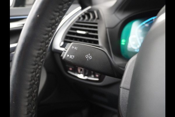 BMW iX3 Executive 80kWhPanoramadak Leer+Verwarmd+Memory Adaptieve LEDApple Carplay Android Auto Trekhaak Pdc Camera DAB Live Cockpit Pro Lmv Elek.Achterklep Regen-Lichtsensor Achteruitrij-assistent 1e Eigenaar Origineel Nederlands Nieuwprijs €68.172,-