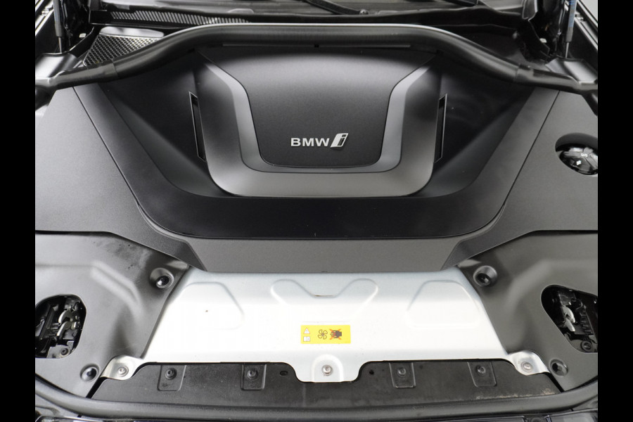 BMW iX3 Executive 80kWhPanoramadak Leer+Verwarmd+Memory Adaptieve LEDApple Carplay Android Auto Trekhaak Pdc Camera DAB Live Cockpit Pro Lmv Elek.Achterklep Regen-Lichtsensor Achteruitrij-assistent 1e Eigenaar Origineel Nederlands Nieuwprijs €68.172,-
