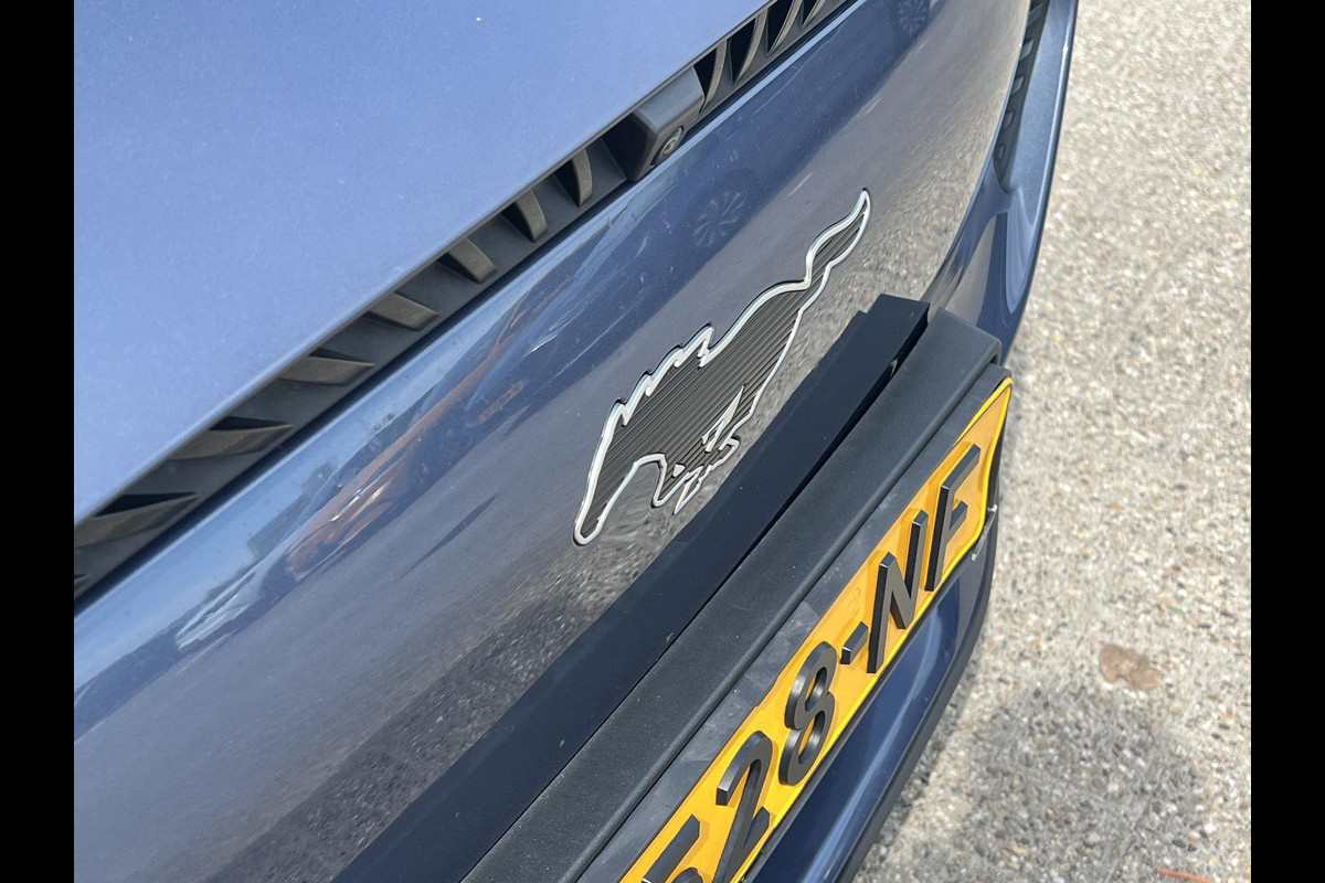 Ford Mustang Mach-E RWD 75 kWh 260pk | Technology Pack + | Panoramadak | Trekhaak afneembaar Ford Mustang Mach-E RWD 75 kWh 260pk | Technology Pack + | Panoramadak | Trekhaak afneembaar