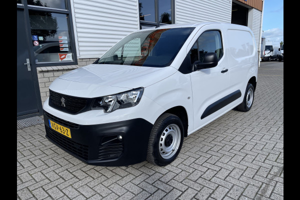 Peugeot Partner 1.5 BlueHDI Premium / vaste prijs rijklaar € 12.750 ex btw / lease vanaf € 215 / euro 6 diesel / bpm vrij / airco / cruise / trekhaak / schuifdeur !