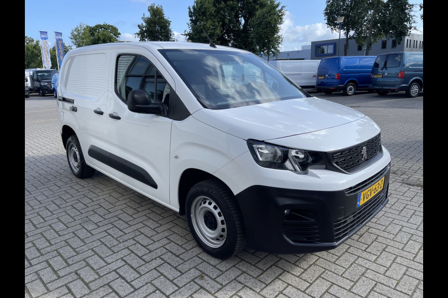 Peugeot Partner 1.5 BlueHDI Premium / vaste prijs rijklaar € 12.750 ex btw / lease vanaf € 215 / euro 6 diesel / bpm vrij / airco / cruise / trekhaak / schuifdeur !