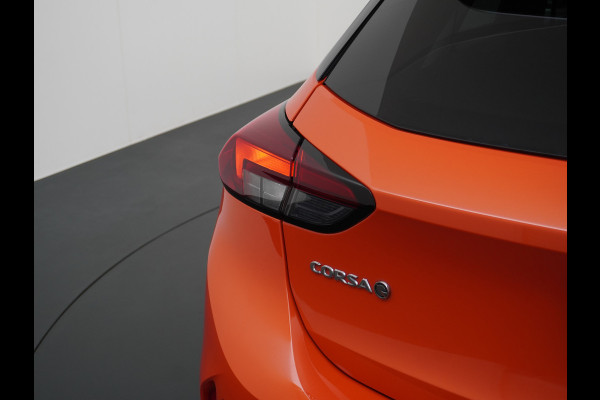 Opel CORSA-E 50kWh AUT. Innovation Navi 17" Apple Carplay Android Auto Opel Connect KeylessEcc PDC Verkeersbord detectie Cruise Control Two-T Winter-Pakket Premium-Pakket Led Lmv Rijstrooksensor Origineel Nederlandse Auto Dealeronderhouden 1e Eigenaar