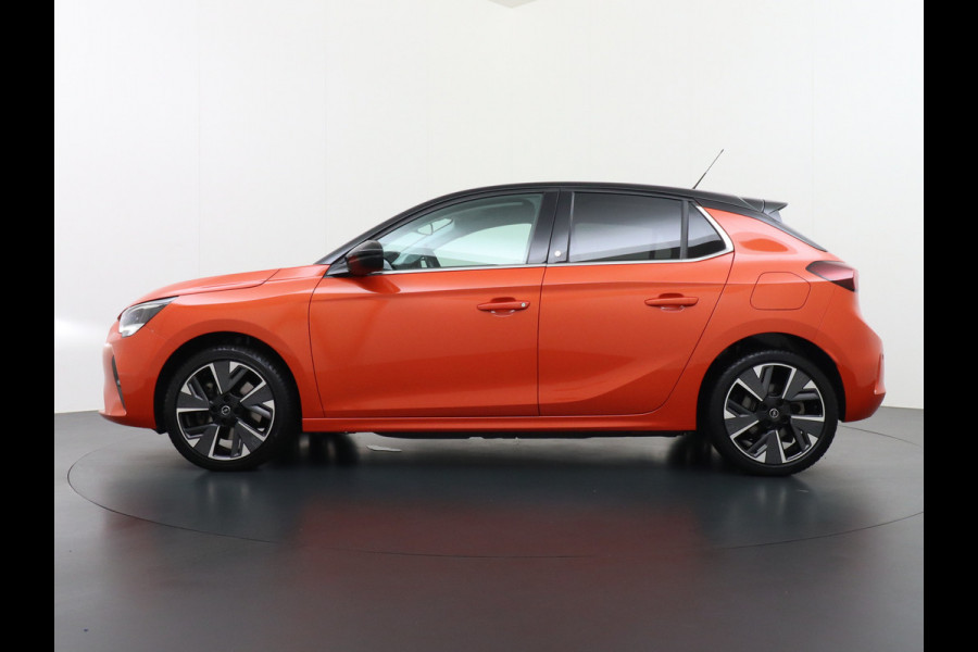 Opel CORSA-E 50kWh AUT. Innovation Navi 17" Apple Carplay Android Auto Opel Connect KeylessEcc PDC Verkeersbord detectie Cruise Control Two-T Winter-Pakket Premium-Pakket Led Lmv Rijstrooksensor Origineel Nederlandse Auto Dealeronderhouden 1e Eigenaar