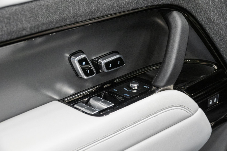 Land Rover Range Rover Sport 3.0 P440e SE *Meridian / Panorama / Surround-view / Memory / Keyless*