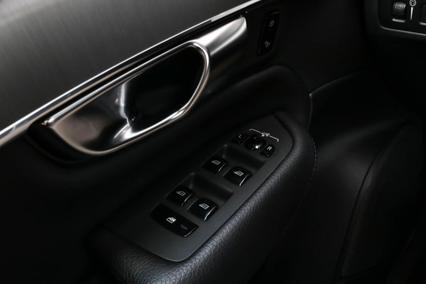 Volvo XC90 2.0 T8 Recharge AWD R-Design - PANO - LUCHTVERING - VOL!!!