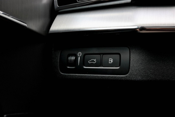 Volvo XC90 2.0 T8 Recharge AWD R-Design - PANO - LUCHTVERING - VOL!!!