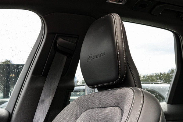 Volvo XC60 2.0 T8 R-Design - PANO - MEMORY - TREKHAAK - VOL!!