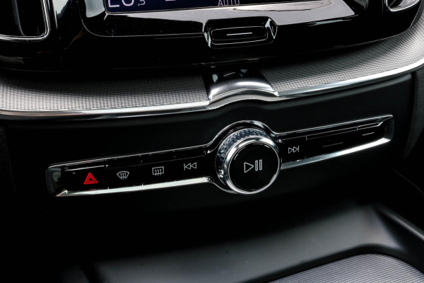 Volvo XC60 2.0 T8 R-Design - PANO - MEMORY - TREKHAAK - VOL!!