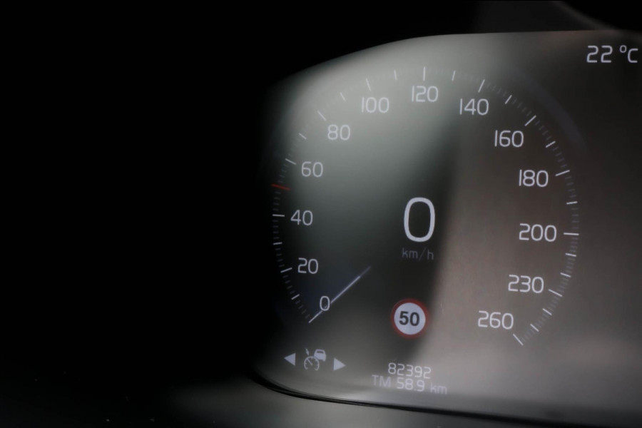 Volvo XC60 2.0 T8 R-Design - PANO - MEMORY - TREKHAAK - VOL!!