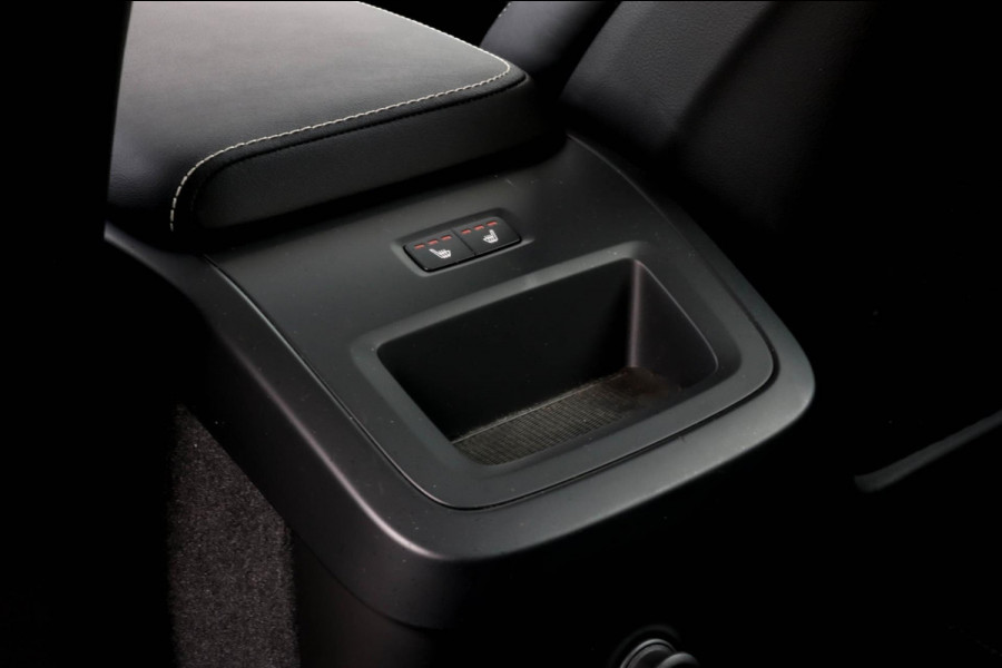 Volvo XC60 2.0 T8 R-Design - PANO - MEMORY - TREKHAAK - VOL!!