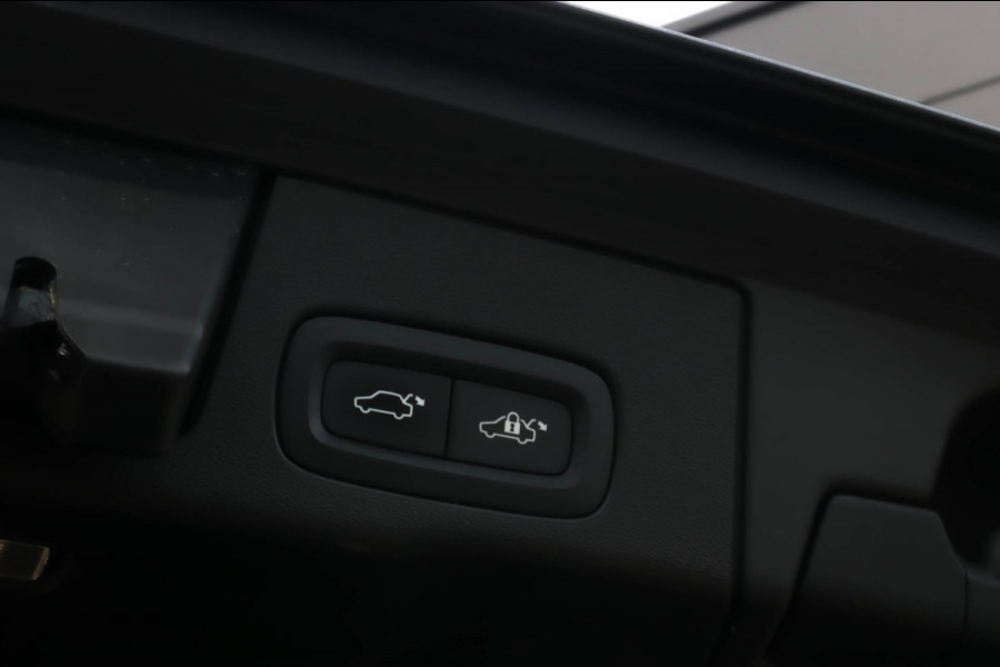 Volvo XC60 2.0 T8 R-Design - PANO - MEMORY - TREKHAAK - VOL!!