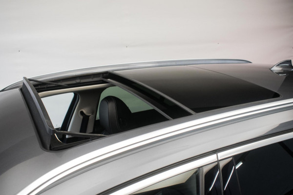 BMW 3 Serie Touring 320e Sportline ORG NL [ Laser Panoramadak Elektrische Trekhaak M Sport Velgen Stoelverwarming Leder Carplay ]