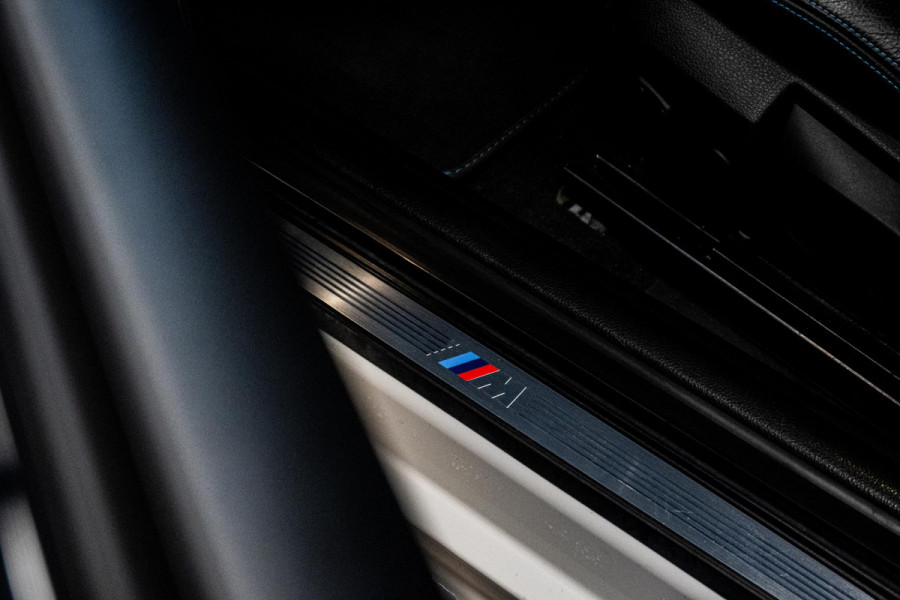 BMW 2 Serie Coupé M2 DCT *M-Performance Uitlaat / Schuif-kanteldak / Harman-Kardon / Carbon in-/exterieur / M-Driver's package*