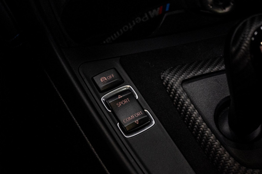 BMW 2 Serie Coupé M2 DCT *M-Performance Uitlaat / Schuif-kanteldak / Harman-Kardon / Carbon in-/exterieur / M-Driver's package*