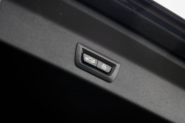 BMW X3 XDrive30e - M-Sport - TREKHAAK - VOLLEDER - HEAD-UP