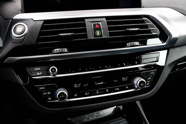 BMW X3 XDrive30e - M-Sport - TREKHAAK - VOLLEDER - HEAD-UP