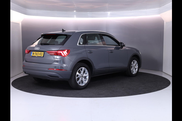Audi Q3 45 TFSI e Business Edition 245 pk S-tronic | Navigatie | Parkeersensoren | Adaptieve cruise control | LED koplampen | Lichtmetalen velgen 18" |