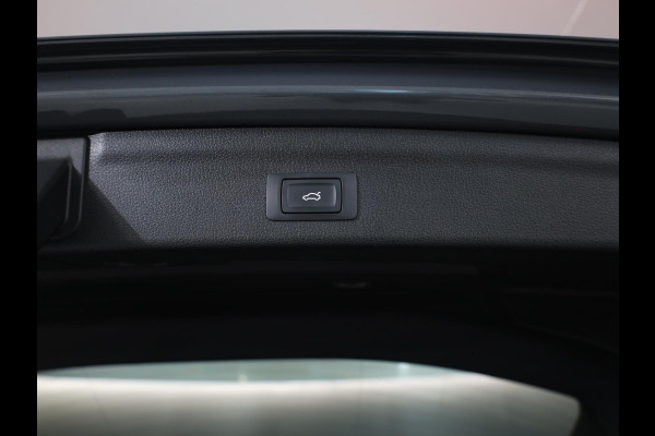 Audi Q3 45 TFSI e Business Edition 245 pk S-tronic | Navigatie | Parkeersensoren | Adaptieve cruise control | LED koplampen | Lichtmetalen velgen 18" |