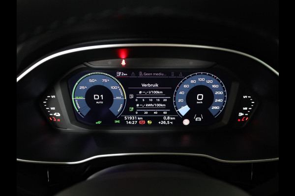 Audi Q3 45 TFSI e Business Edition 245 pk S-tronic | Navigatie | Parkeersensoren | Adaptieve cruise control | LED koplampen | Lichtmetalen velgen 18" |