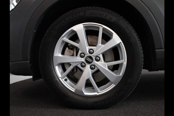 Audi Q3 45 TFSI e Business Edition 245 pk S-tronic | Navigatie | Parkeersensoren | Adaptieve cruise control | LED koplampen | Lichtmetalen velgen 18" |
