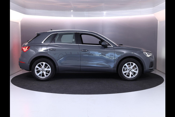 Audi Q3 45 TFSI e Business Edition 245 pk S-tronic | Navigatie | Parkeersensoren | Adaptieve cruise control | LED koplampen | Lichtmetalen velgen 18" |