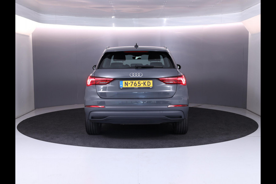 Audi Q3 45 TFSI e Business Edition 245 pk S-tronic | Navigatie | Parkeersensoren | Adaptieve cruise control | LED koplampen | Lichtmetalen velgen 18" |