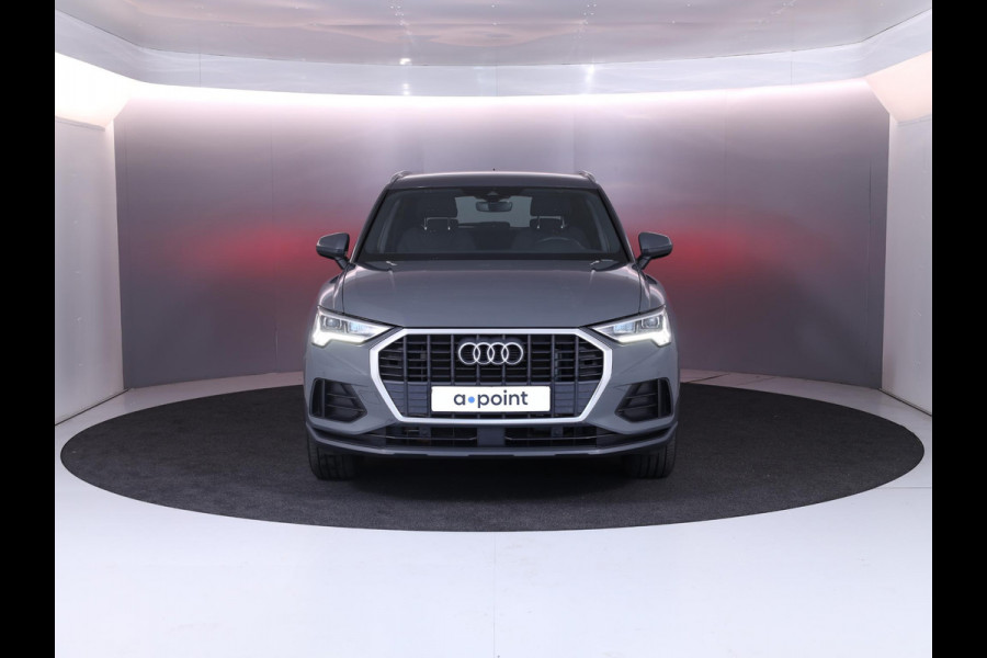 Audi Q3 45 TFSI e Business Edition 245 pk S-tronic | Navigatie | Parkeersensoren | Adaptieve cruise control | LED koplampen | Lichtmetalen velgen 18" |