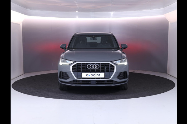 Audi Q3 45 TFSI e Business Edition 245 pk S-tronic | Navigatie | Parkeersensoren | Adaptieve cruise control | LED koplampen | Lichtmetalen velgen 18" |