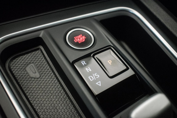 Seat León ST 1.0 eTSI FR Business Intense Automaat [ Full LED Virtual Trekhaak Carplay Sfeerverlichting Camera ]