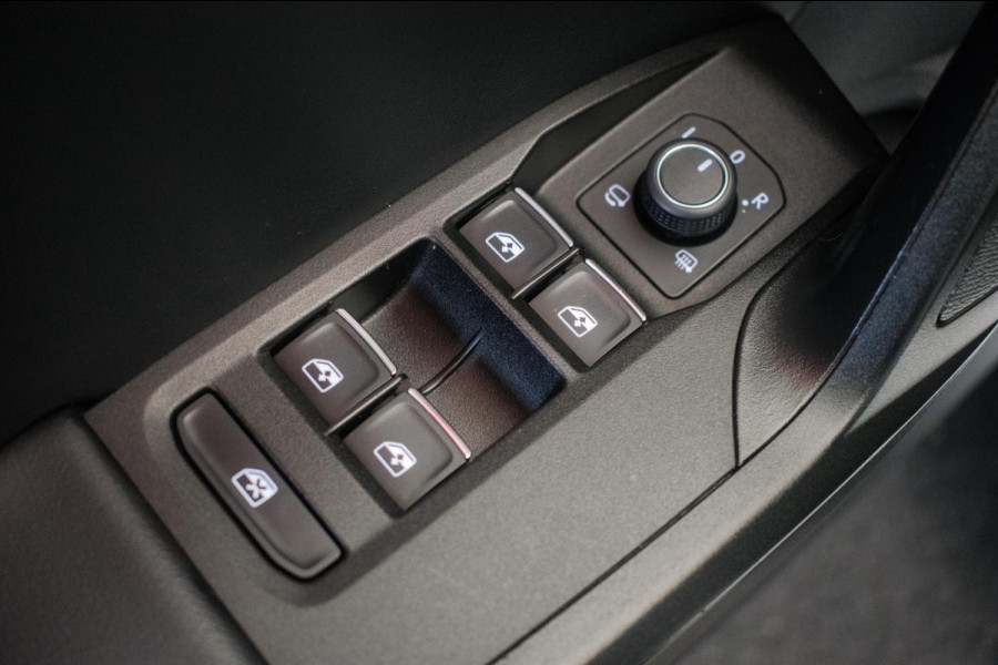 Seat León ST 1.0 eTSI FR Business Intense Automaat [ Full LED Virtual Trekhaak Carplay Sfeerverlichting Camera ]