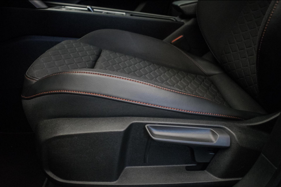 Seat León ST 1.0 eTSI FR Business Intense Automaat [ Full LED Virtual Trekhaak Carplay Sfeerverlichting Camera ]