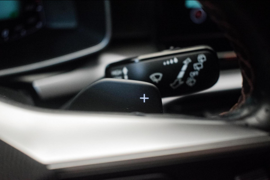 Seat León ST 1.0 eTSI FR Business Intense Automaat [ Full LED Virtual Trekhaak Carplay Sfeerverlichting Camera ]