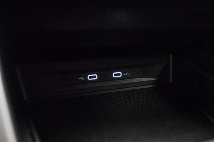 Seat León ST 1.0 eTSI FR Business Intense Automaat [ Full LED Virtual Trekhaak Carplay Sfeerverlichting Camera ]