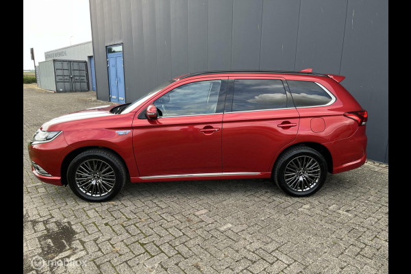 Mitsubishi Outlander 2.4 PHEV S-Edition TREKHAAK CARPLAY