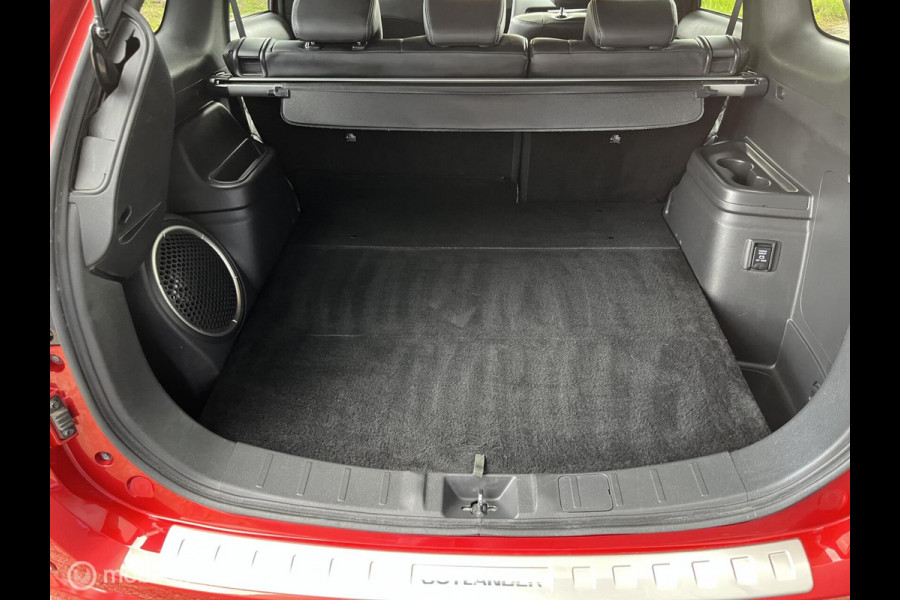 Mitsubishi Outlander 2.4 PHEV S-Edition TREKHAAK CARPLAY