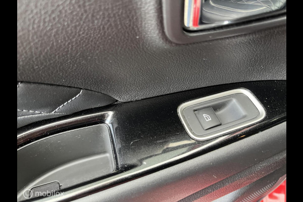 Mitsubishi Outlander 2.4 PHEV S-Edition TREKHAAK CARPLAY
