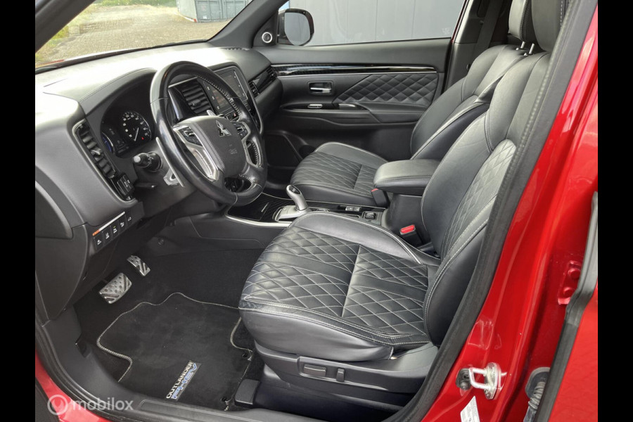 Mitsubishi Outlander 2.4 PHEV S-Edition TREKHAAK CARPLAY