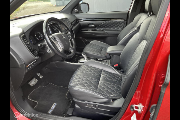 Mitsubishi Outlander 2.4 PHEV S-Edition TREKHAAK CARPLAY