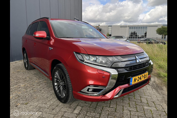 Mitsubishi Outlander 2.4 PHEV S-Edition TREKHAAK CARPLAY