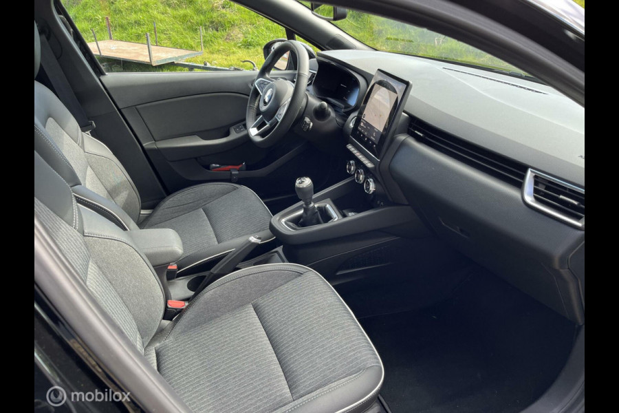Mitsubishi Colt 1.0T MT First Edition navi cruise control