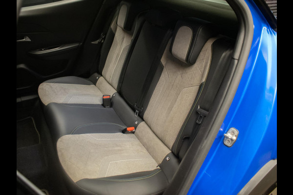 Peugeot e-2008 EV GT Pack 50 kWh Sport (PANORAMADAK,APPLE CARPLAY,STOELVERWARMING,NAVI,PDC,LED,DAB,KEYLESS,ALCANTARA,SPORTSTOELEN)
